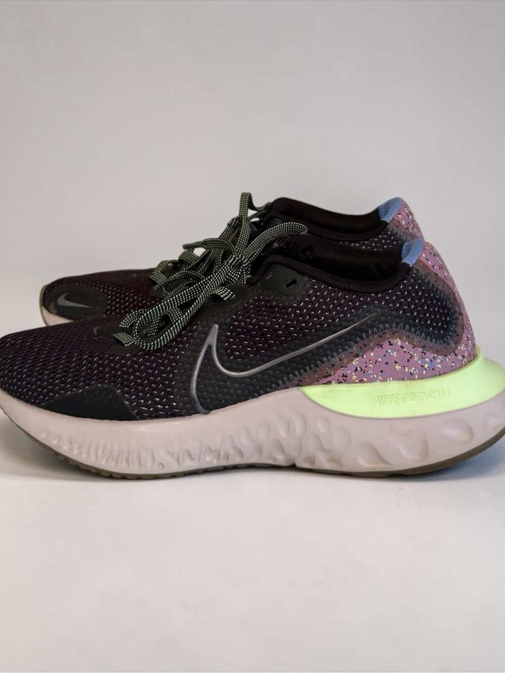 Nike Renew Run Women’s Size 8.5 Black Sparkle Volt CT3515-001
